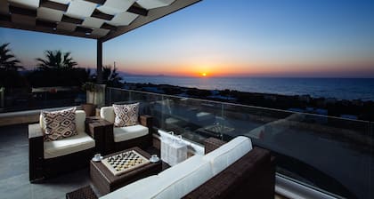 Seaview Villa with Private Heated Seaview Pool & Hammam 800m from beach & shops