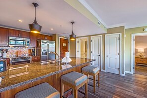 ثلاجة، ميكروويف، فرن، غسالة أطباق