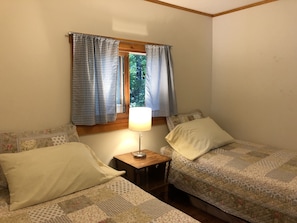 2 chambres, fer et planche à repasser, Wi-Fi gratuit, draps fournis
