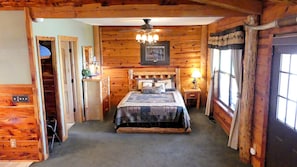 2 bedrooms, iron/ironing board, free WiFi, bed sheets - Lake Shore Cabin on Beaver Lake Waterfront with Boat Dock w/Slips (Eureka Springs)