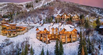 Magnificent Mountain Retreat + Sleeps 32 + Close to skiing - Falconhead Grande