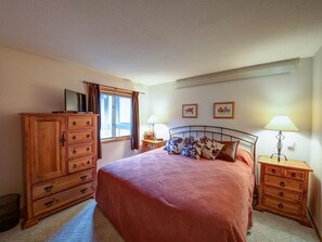 3 chambres, fer et planche à repasser, Wi-Fi gratuit, draps fournis