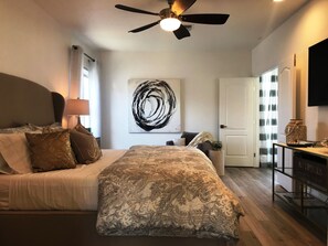 3 slaapkamers, een strijkplank/strijkijzer, wifi, beddengoed