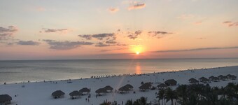 <br>This large property was fully renovated new heated salt water pool and spa 