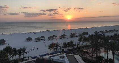 <br>This large property was fully renovated new heated salt water pool and spa