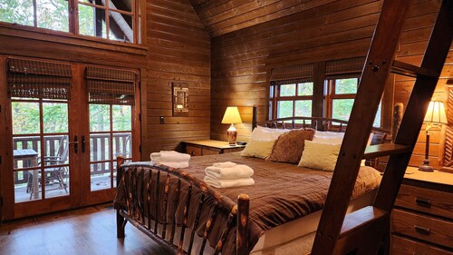 ¡Consigue tu cabina aquí! Cabina acogedora, toques elegantes, ubicación privilegiada! Incluye Biltmore Pass!