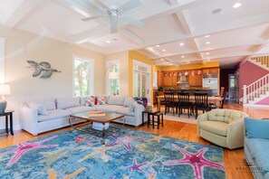 Smart TV, DVD player, table tennis, video library - 13 Flamingo St - 6 Bedroom Hilton Head Home, 2 minutes to the beach (Hilton Head Island)