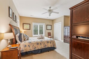 6 bedrooms, iron/ironing board, free WiFi, bed sheets