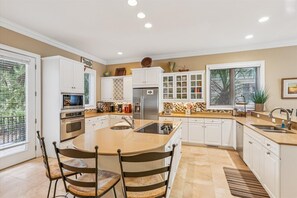 Fridge, microwave, oven, stovetop - 14 Heron Street - 6 Bdrm, 5th Row, close to the Beach! (Hilton Head Island)