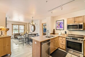 Interior - Copper Springs 2 Bedroom in East Village, Parking Garage, WIFI, Elevator, Steps to Super Bee Lift!! (Copper Mountain)