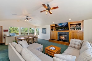 TV, fireplace