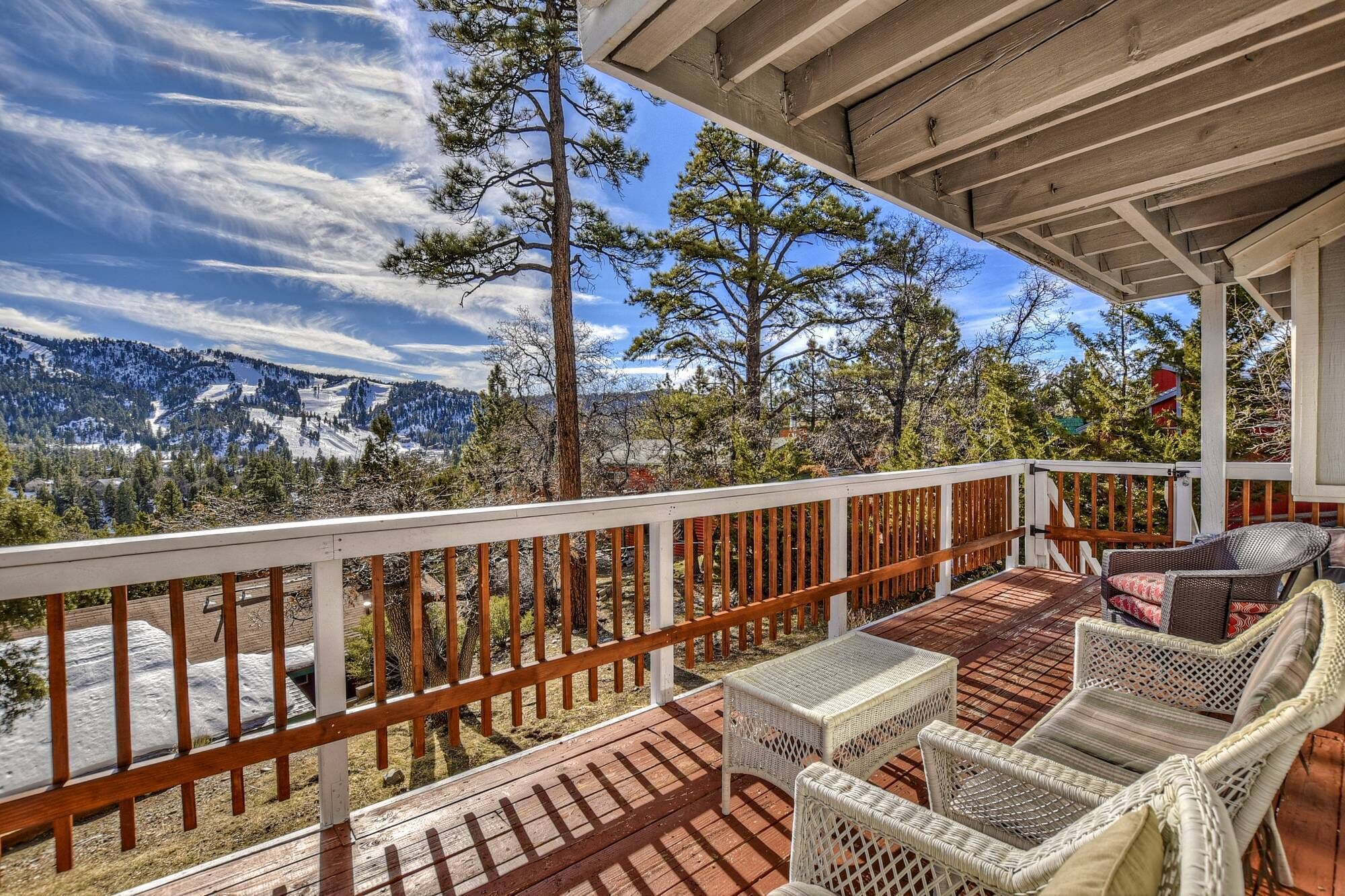 Gentle Grizzly Getaway by Destination Big Bear : Incredible Ski Slope Views of Bear Mtn! Outdoor Hot Tub! Internet!