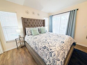 4 bedrooms, iron/ironing board, free WiFi, bed sheets