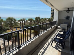 Property grounds - "Breakers East 204"~2 Bdrm/2 Bath Beachfront Beach setup included (Destin)