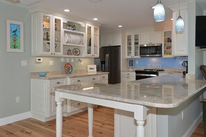 Fridge, microwave, oven, stovetop - Key West Style Waterfront, Private Pool, WiFi, Close to Village & Beaches Pet OK (Safety Harbor)