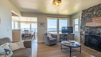 Smart TV, fireplace, DVD player