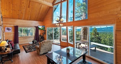 Nature's Dream by Destination Big Bear : Panoramic Views! Spa! Close to Bear Mountain! Golf Course! Cable TV! BBQ!