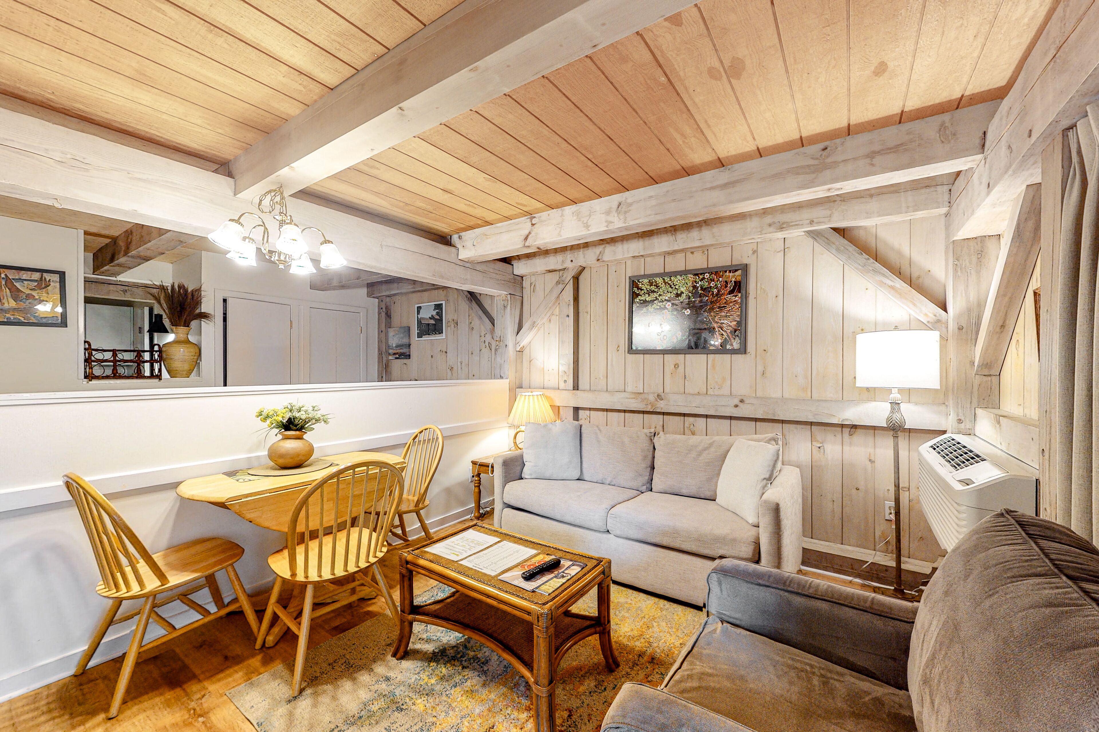 Coastal condo with pool, tennis courts & home comforts - close to beach