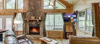 Enchantment – Romantic Cabin for Two with Indoor Spa, Jacuzzi & Fire Pit