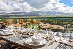 تناول الطعام بالخارج