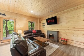 Smart TV y chimenea 