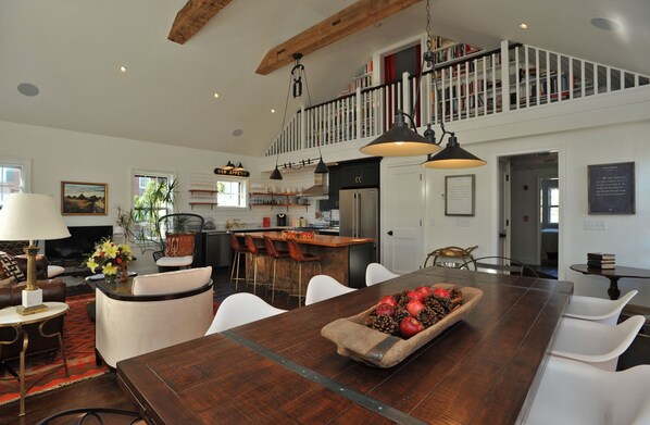 Dining - A Literary Oasis In The Heart Of Nantucket Town (Nantucket)