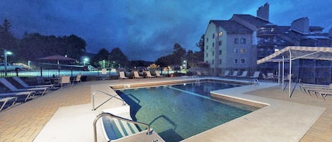 Innenpool, beheizter Pool