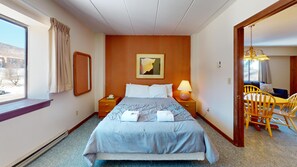1 chambre, fer et planche Ă repasser, Wi-Fi gratuit, draps fournis