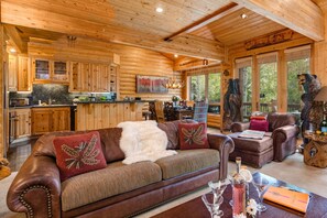 TV, fireplace, DVD player, stereo - Abode at Glenfiddich | Winter Special - Cozy Winter Retreat with Ski Access (Park City)