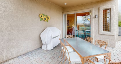 Spacious home in prime location across from Catalina State Park with golf nearby