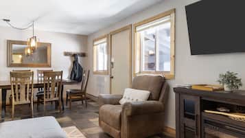 Una Smart TV, una chimenea