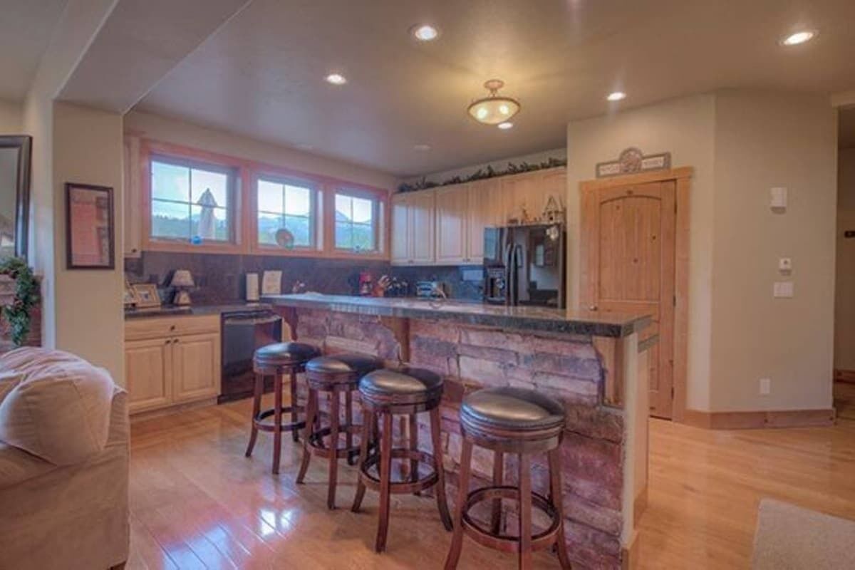 雪櫃、微波爐、焗爐、爐具