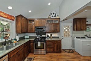 Fridge, microwave, oven, stovetop - Outdoor Living by Snow Summit! Pet Friendly! Fire Pit! Hot Tub! Large Fenced Yard! (Big Bear Lake)