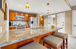 Fridge, microwave, oven, stovetop - Maui Resort Rentals: Honua Kai Konea 645 - Upgraded 6th Floor Interior 2BR w/ Incredible Ocean Views! (Lahaina)