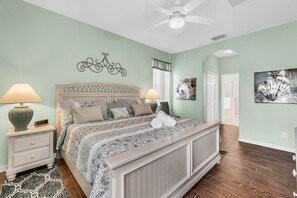 4 bedrooms, iron/ironing board, WiFi, bed sheets