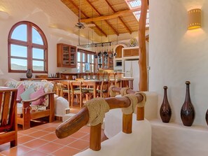 TV, DVD player - Charming & Spacious Villa with Eye-Catching Views (San Juan del Sur)