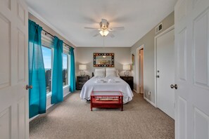 2 bedrooms, iron/ironing board, free WiFi, bed sheets - Amazing views! Don't miss out on this one! Heated pool (Port Aransas)