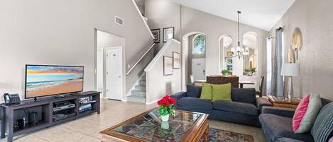 テレビ、テーブルサッカー台、卓球台