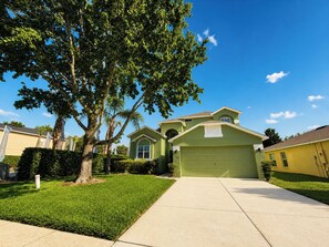 Property grounds - Beautiful Pool Home In Peaceful Community With Game Room & Close to Theme Parks (Clermont)