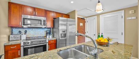 Microwave, oven, dishwasher, coffee/tea maker