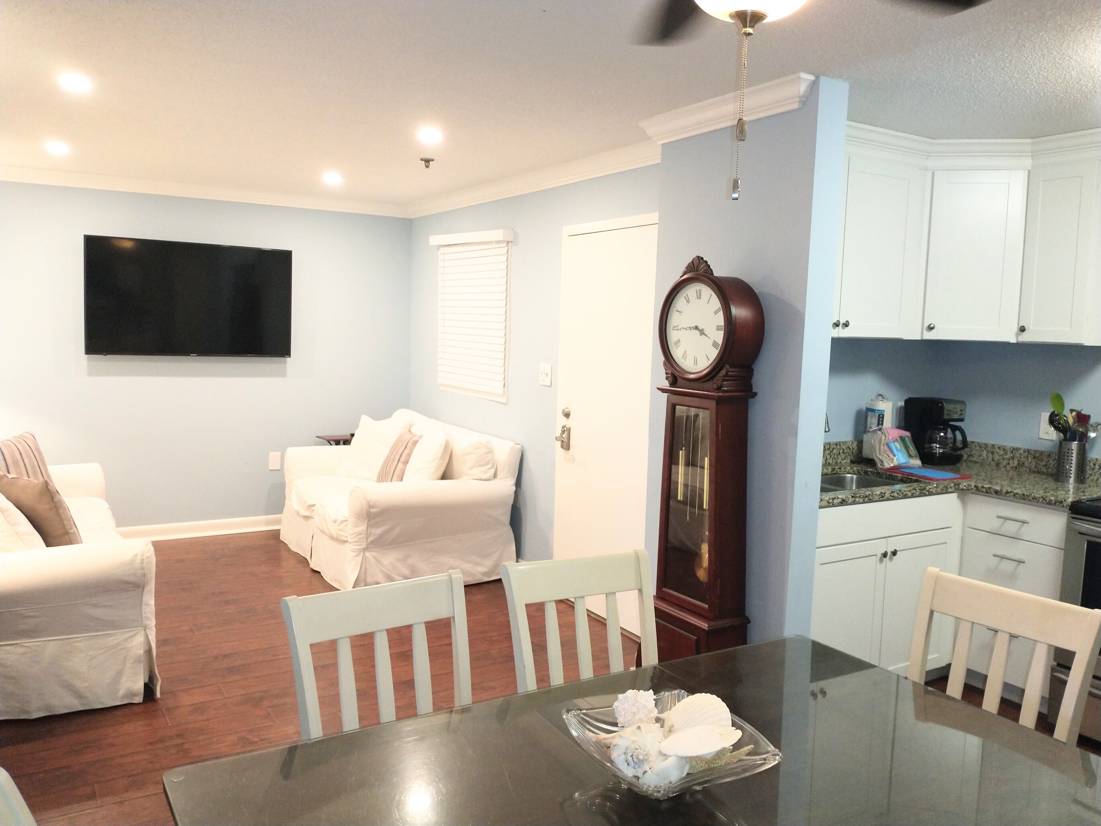 Family friendly getaway! Steps to beach, indoor/outdoor pool, spa, & tennis!