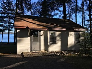 Exterior - Lakefront Cabin #5 The Bass (Presque Isle)