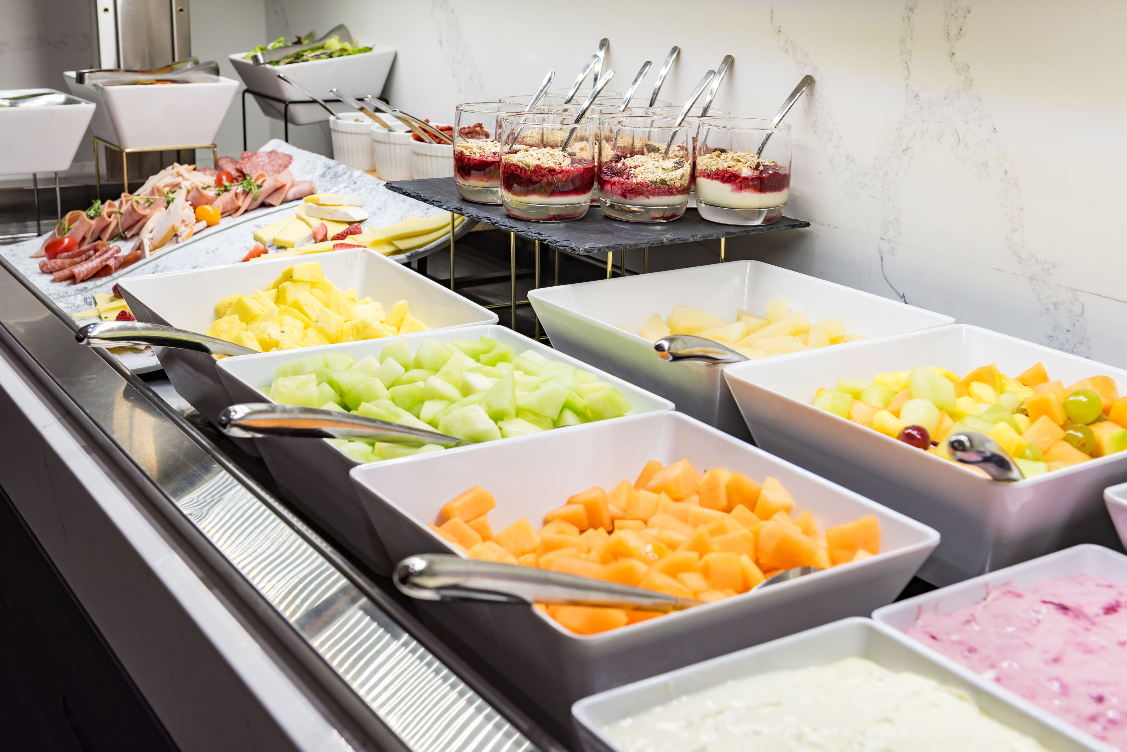 daily buffet breakfast for a fee