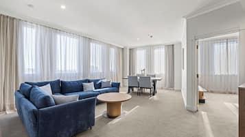 Superior Suite | Premium bedding, minibar, in-room safe, desk