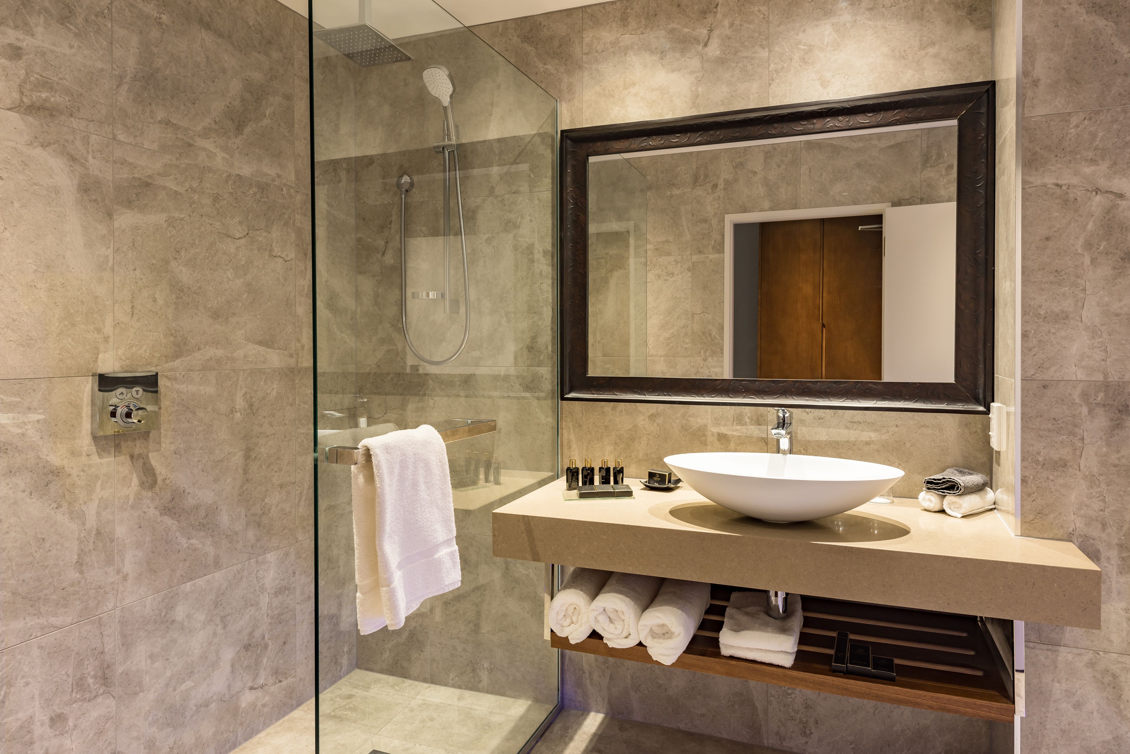 superior king room | bathroom | free toiletries, hair dryer, bathrobes, slippers