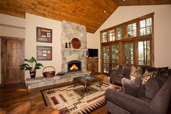 TV, fireplace, DVD player