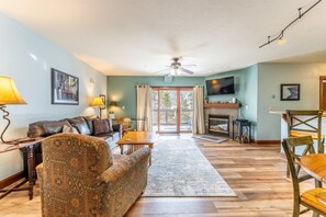 Interior - Ideally Located Keystone Condo w/ Mountain Views, Shared Pool & Hot Tub! (Keystone)