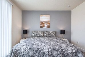 3 chambres, fer et planche à repasser, Wi-Fi, draps fournis