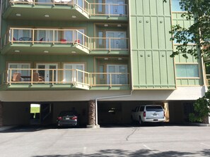 Exterior - Great condo walking distance to downtown Gatlinburg & Convention center  (Gatlinburg)