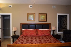 2 bedrooms, iron/ironing board, free WiFi, bed sheets - Great condo walking distance to downtown Gatlinburg & Convention center  (Gatlinburg)